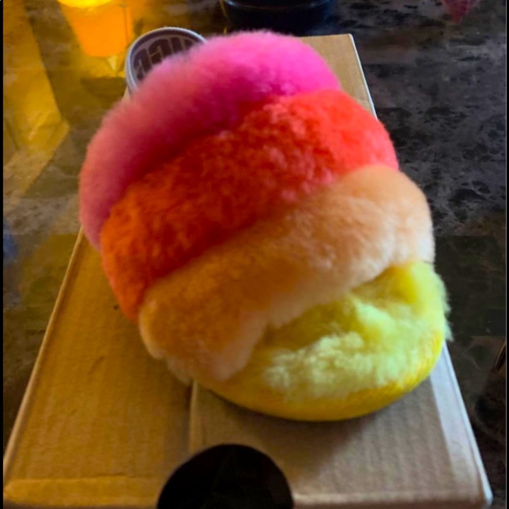 UGG Fluff yeah slides